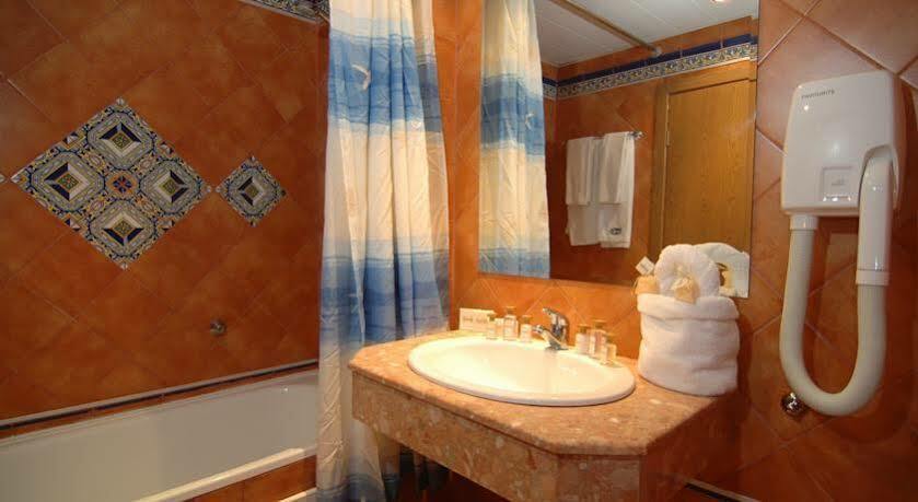 Andalucia Beach Hotel エレニテ エクステリア 写真